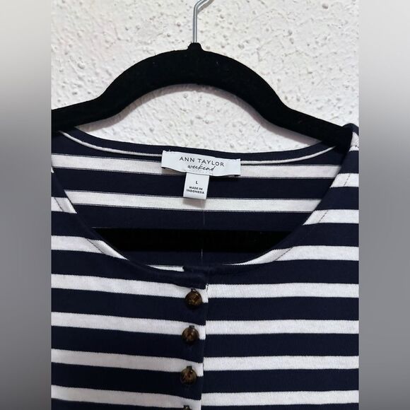 Ann Taylor Blue and White Striped Long Sleeve size Large - Picture 4 of 7